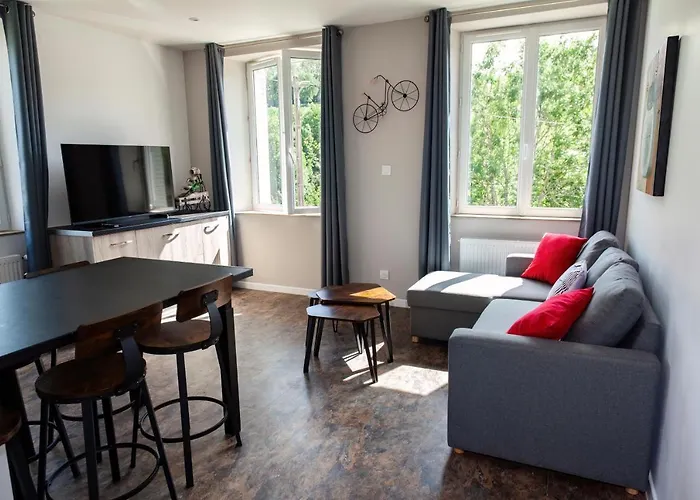 La Batisse L\'Arbre Beige